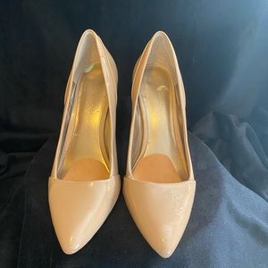 Women’s Jessica Simpson heels 6 1/2 tan